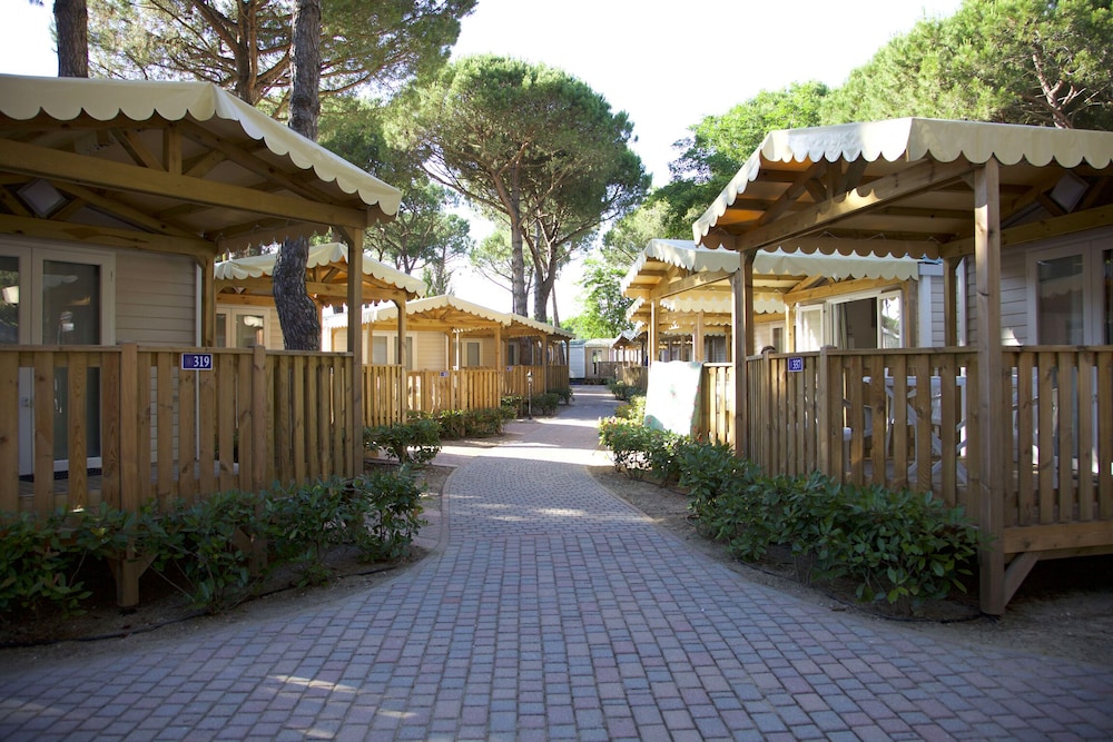 Camping Village Cavallino — Hotel building in Cavallino-Treporti, Veneto
