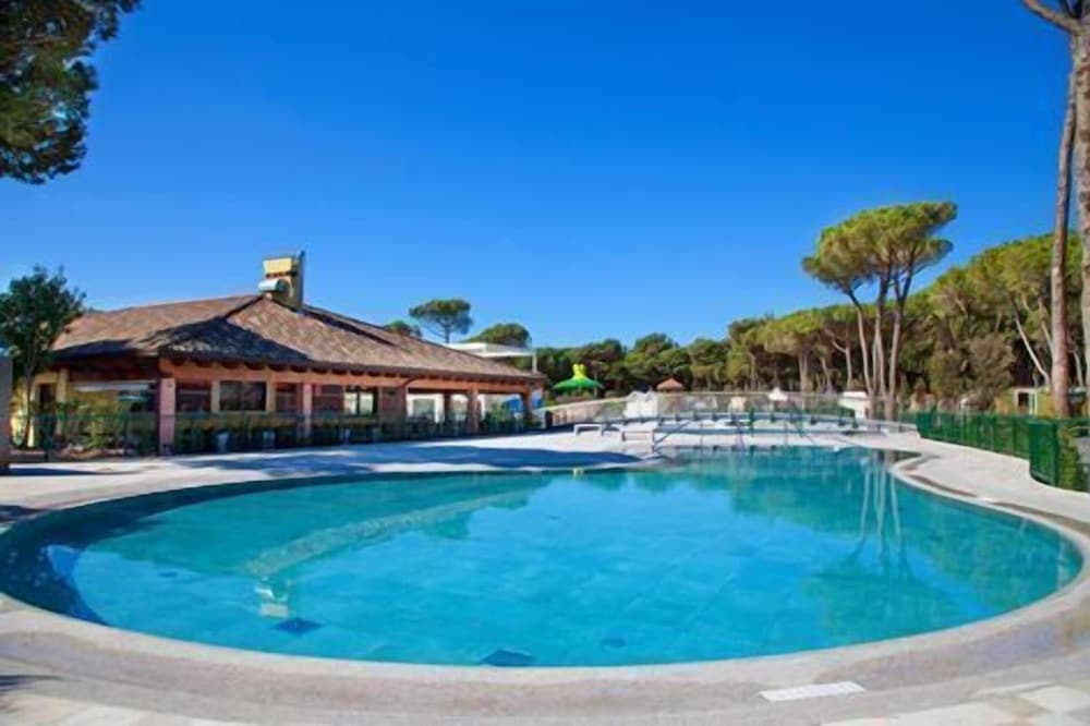 Camping Village Cavallino — Swimming pool in Cavallino-Treporti, Veneto