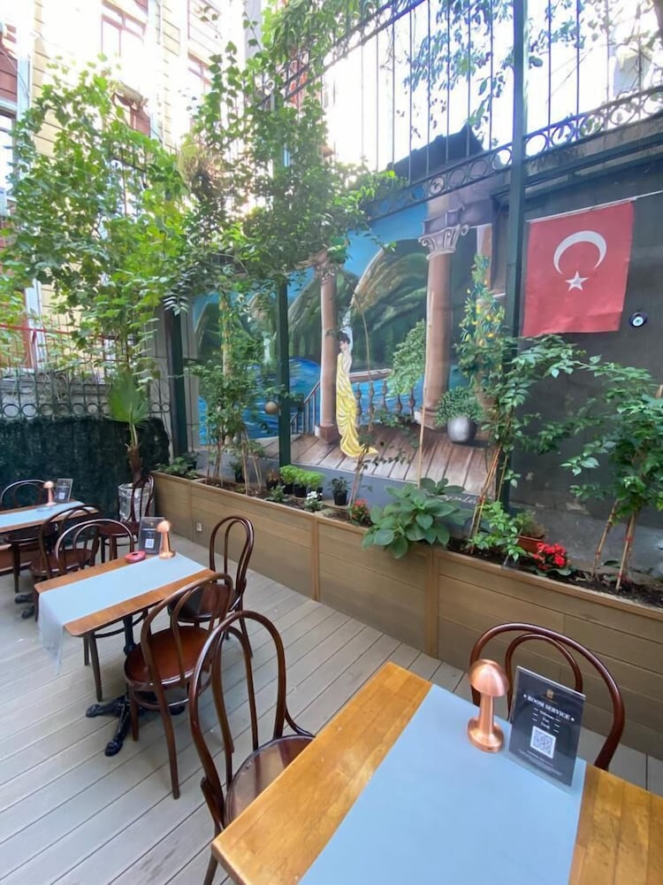 Lina Hotel Taksim Pera — Restaurant & bars in Istanbul, Istanbul