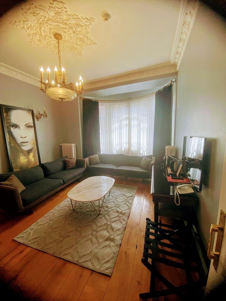 Lina Hotel Taksim Pera — Hotel rooms in Istanbul, Istanbul