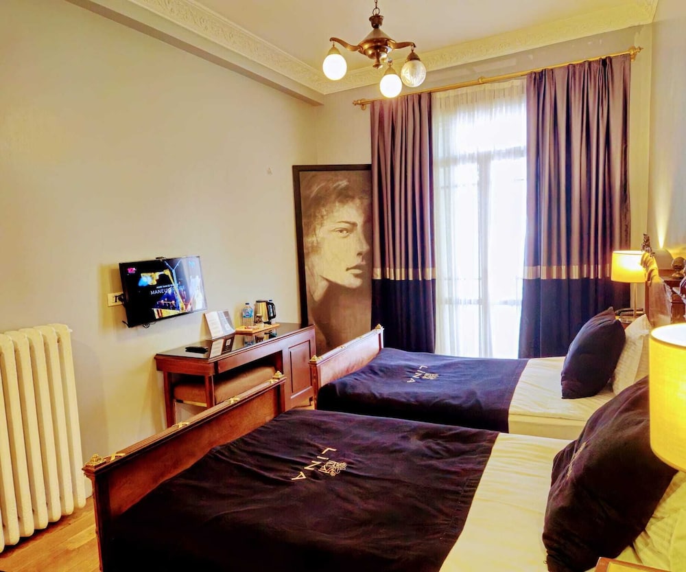 Lina Hotel Taksim Pera — Hotel rooms in Istanbul, Istanbul