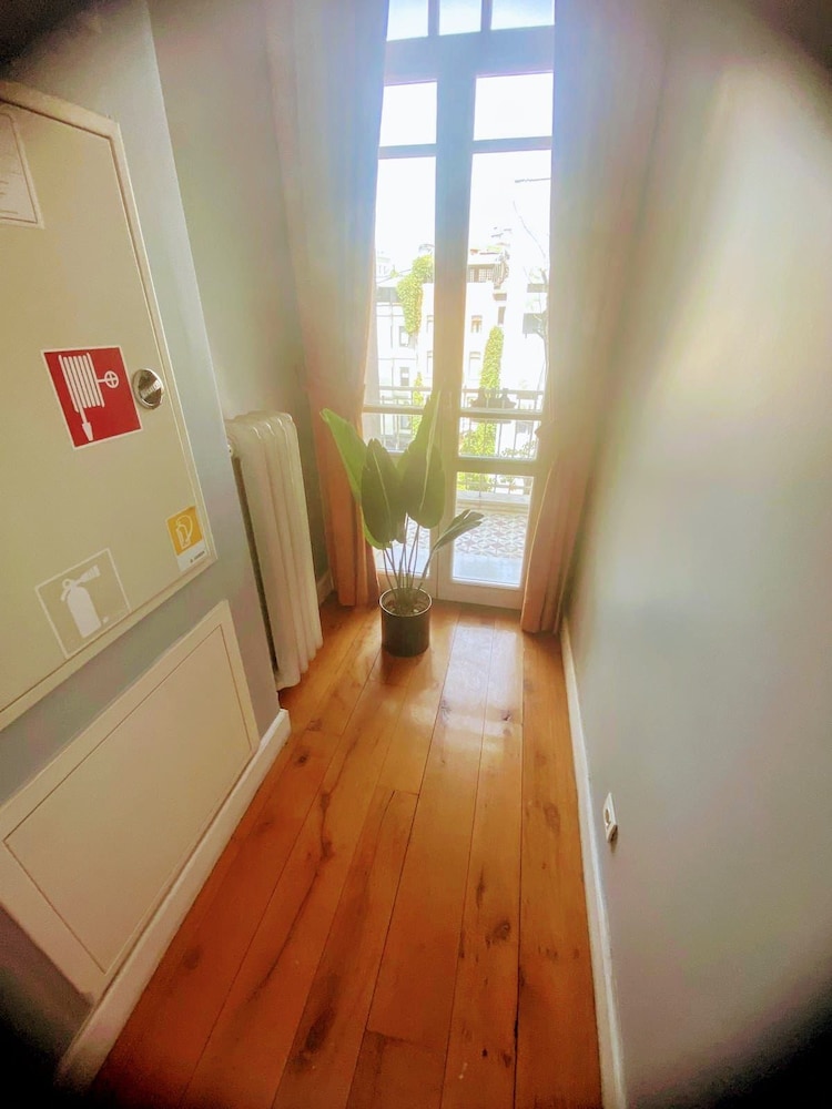 Lina Hotel Taksim Pera — Hotel building in Istanbul, Istanbul