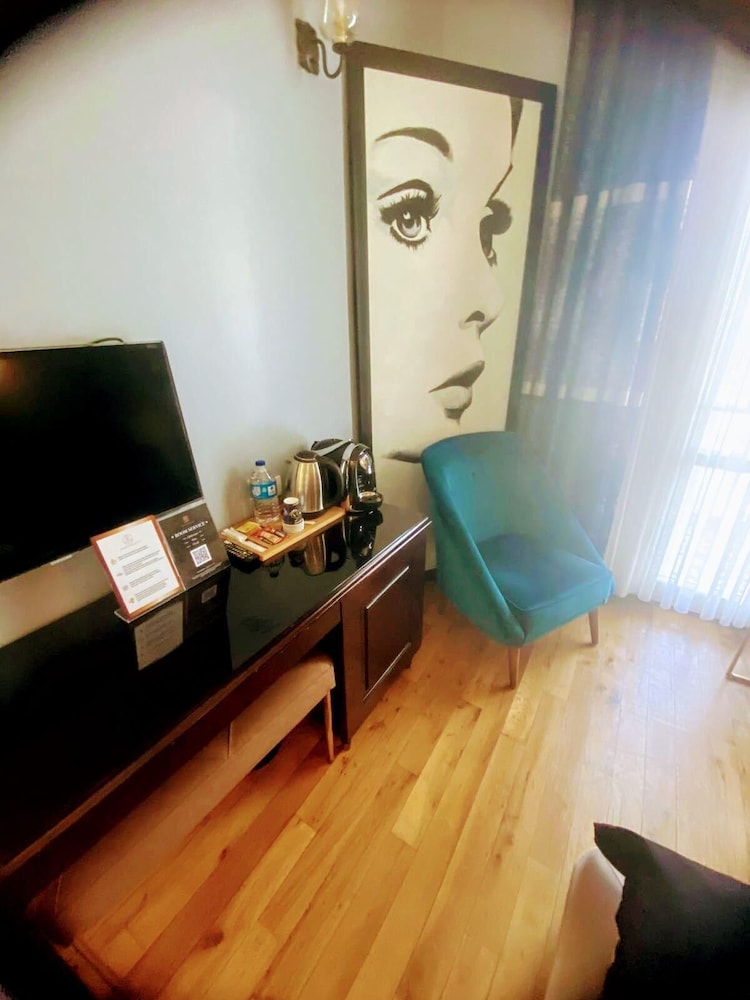 Lina Hotel Taksim Pera — Hotel rooms in Istanbul, Istanbul