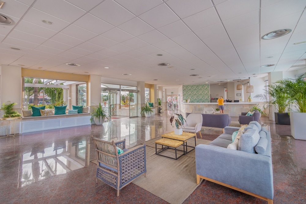 Hotel LIVVO Koala Garden — Hotel building in Maspalomas, Canary Islands
