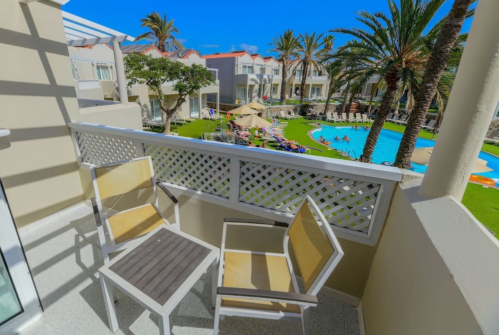 Hotel LIVVO Koala Garden — Swimming pool in Maspalomas, Canary Islands