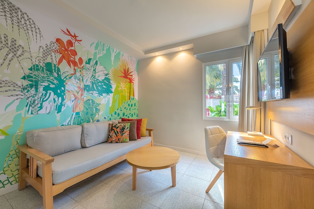 Hotel LIVVO Koala Garden — Hotel rooms in Maspalomas, Canary Islands
