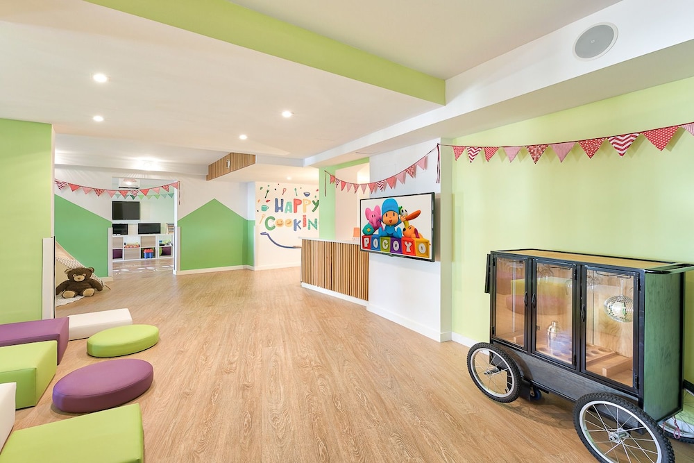 Hotel LIVVO Koala Garden — Attractions for children in Maspalomas, Canary Islands