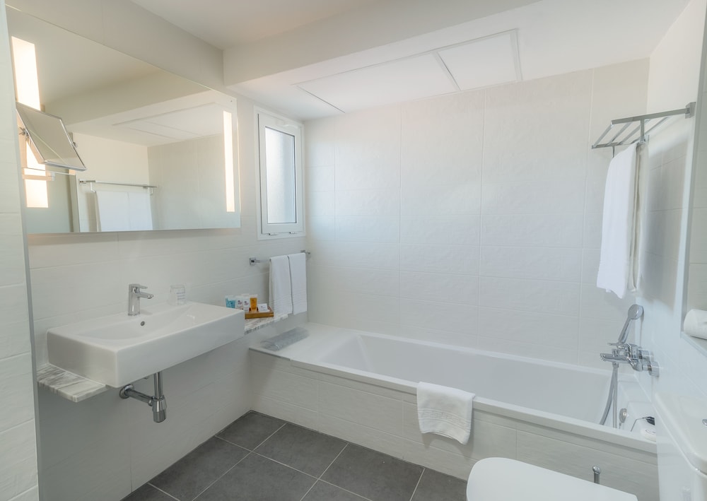 Hotel LIVVO Koala Garden — Hotel rooms in Maspalomas, Canary Islands