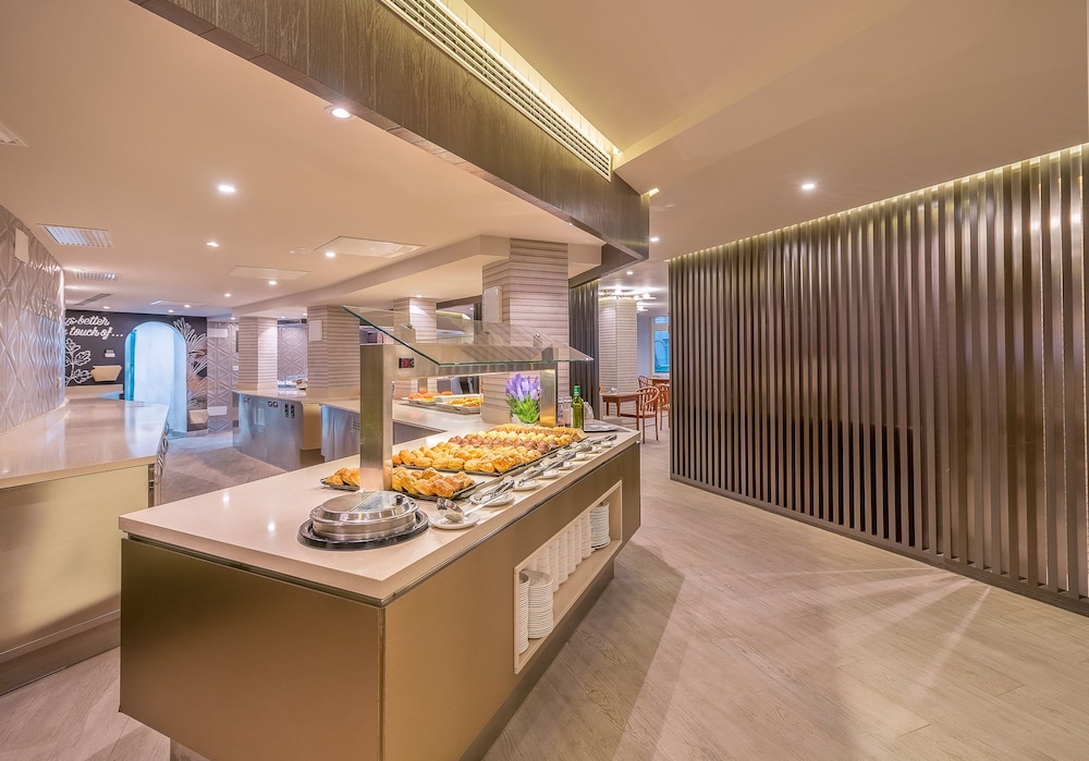 Hotel LIVVO Koala Garden — Restaurant & bars in Maspalomas, Canary Islands