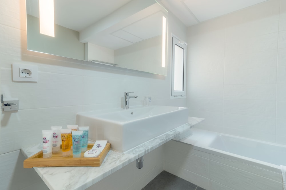 Hotel LIVVO Koala Garden — Hotel rooms in Maspalomas, Canary Islands