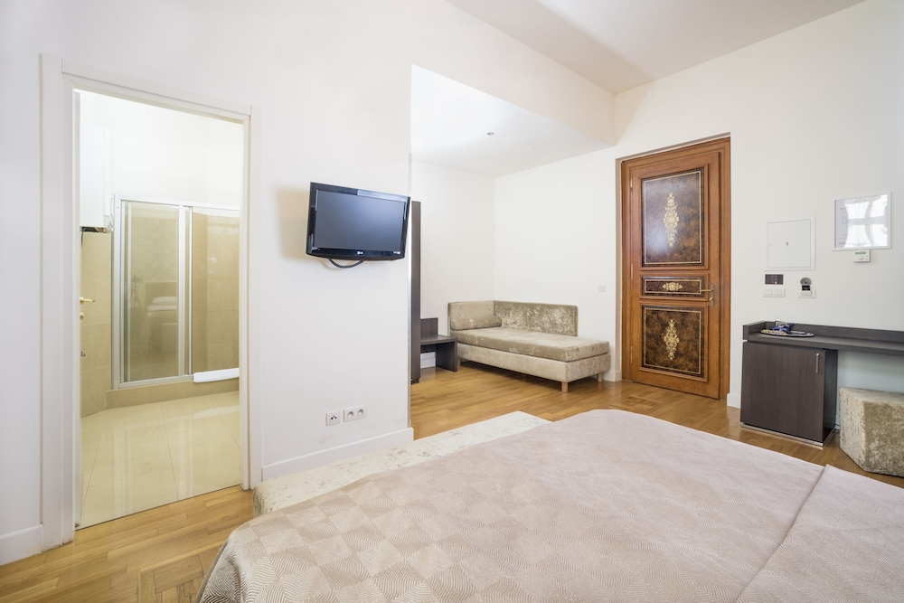 Deminka Palace — Hotel rooms in Prague, Prague