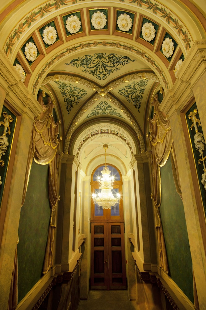 Deminka Palace — Hotel building in Prague, Prague