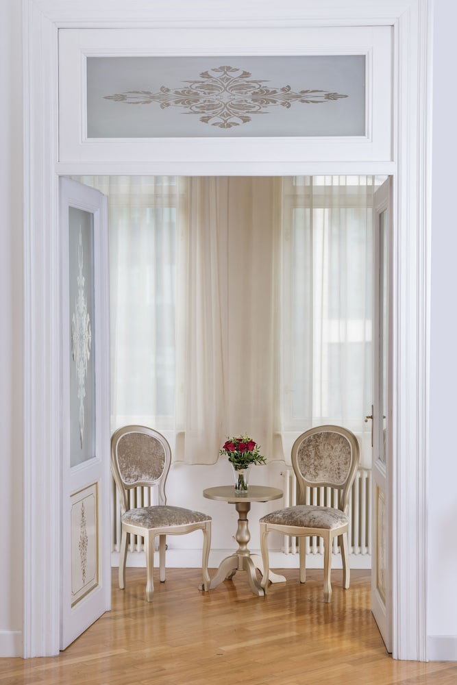Deminka Palace — Hotel rooms in Prague, Prague