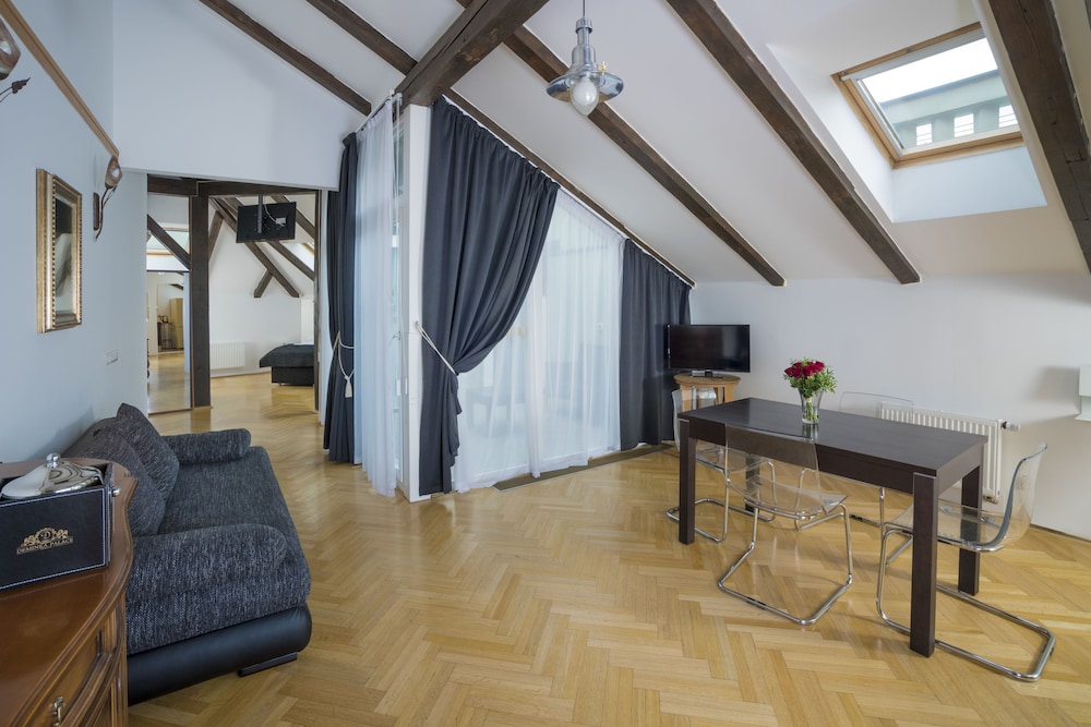Deminka Palace — Hotel rooms in Prague, Prague