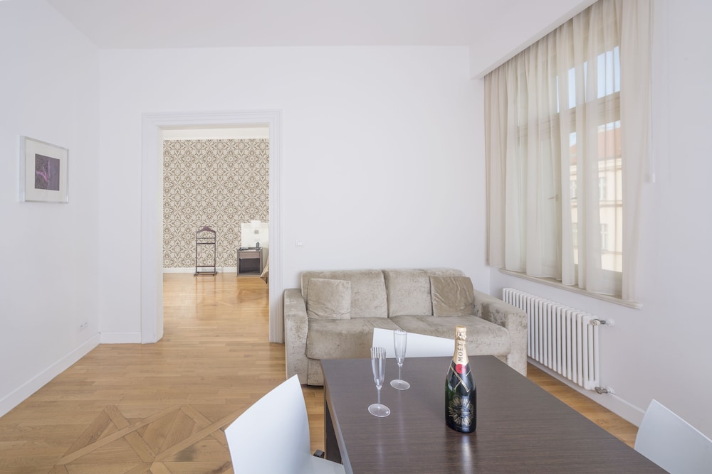 Deminka Palace — Hotel rooms in Prague, Prague