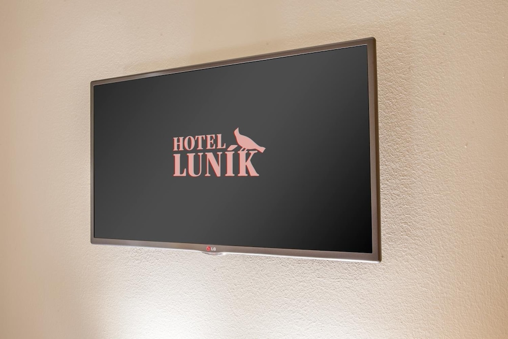 Hotel Lunik — Hotel rooms in Prague, Prague