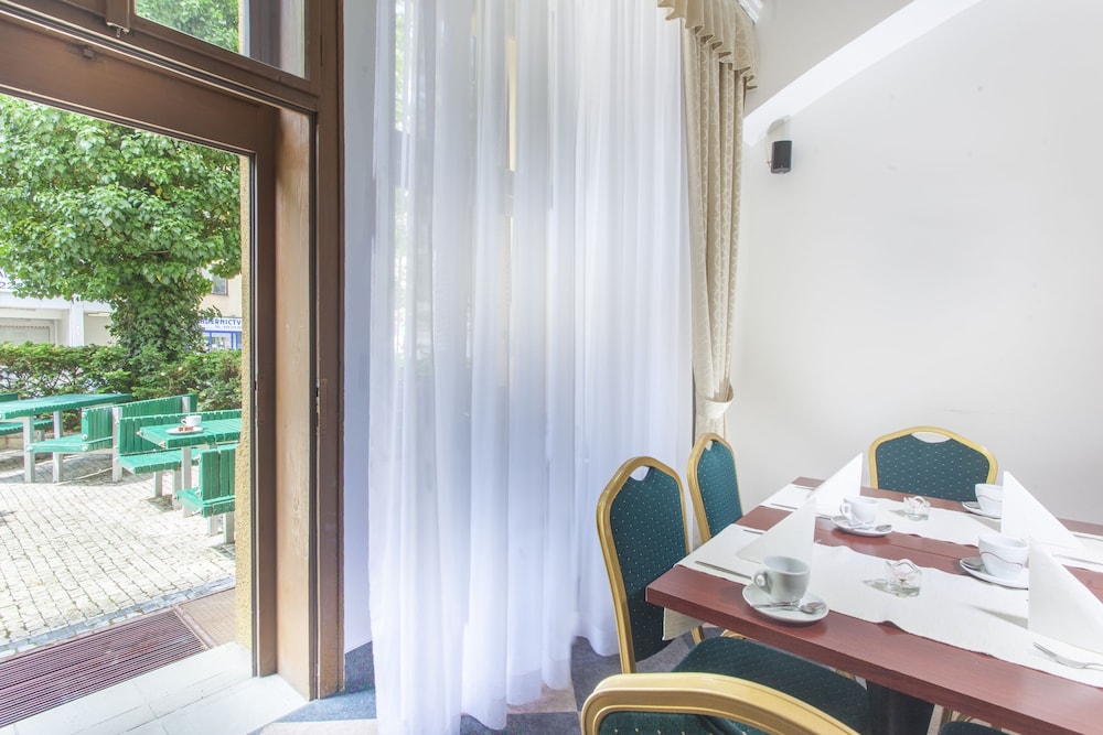 Hotel Lunik — Restaurant & bars in Prague, Prague