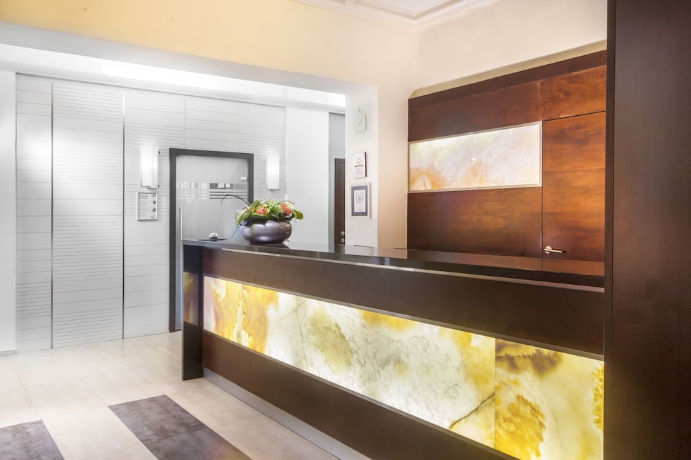Hotel Lunik — Hotel building in Prague, Prague