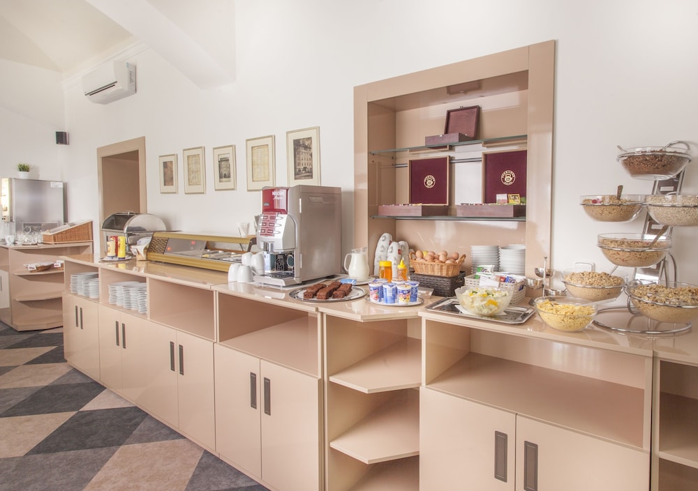 Hotel Lunik — Restaurant & bars in Prague, Prague