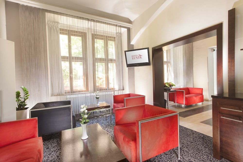 Hotel Lunik — Hotel rooms in Prague, Prague