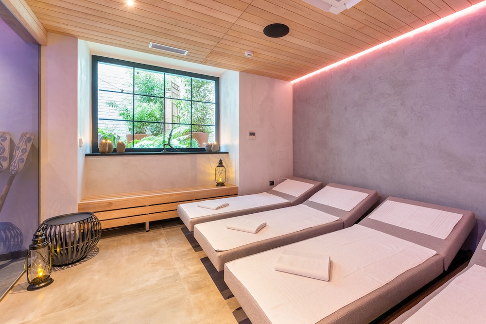 Mosaic House Design Hotel — Hotel rooms in Prague, Prague