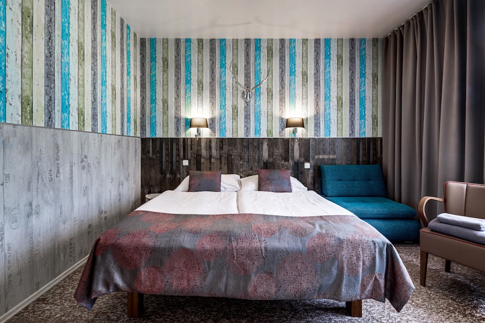 Royal Court Hotel — Hotel rooms in Prague, Prague