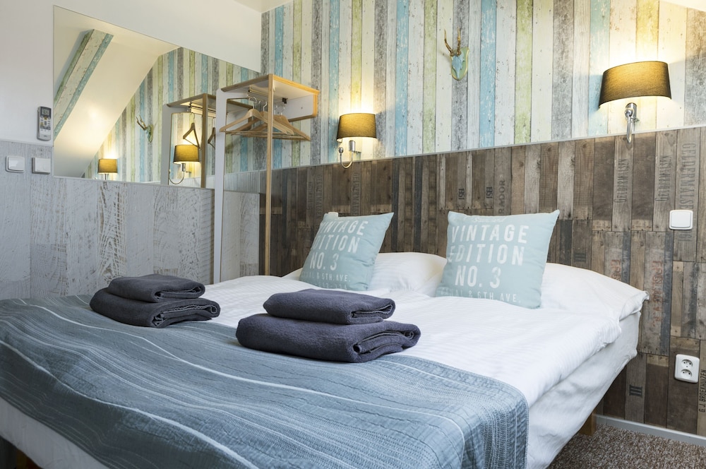 Royal Court Hotel — Hotel rooms in Prague, Prague