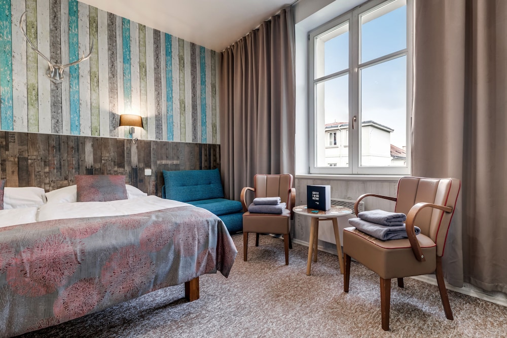 Royal Court Hotel — Hotel rooms in Prague, Prague
