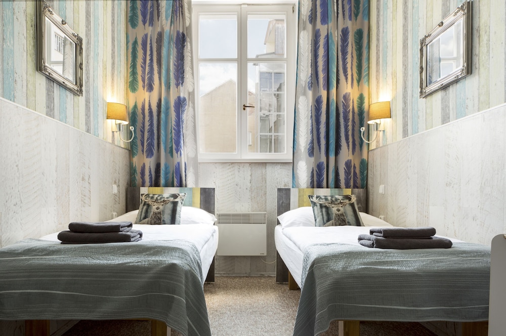 Royal Court Hotel — Hotel rooms in Prague, Prague