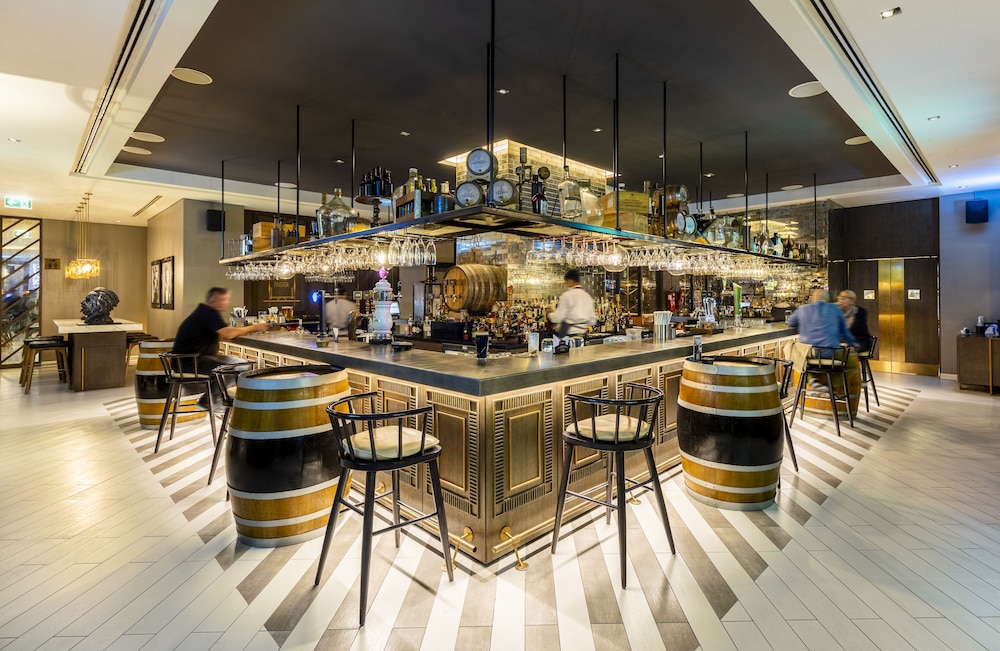 Al Bandar Arjaan by Rotana - Dubai Creek — Restaurant & bars in Dubai