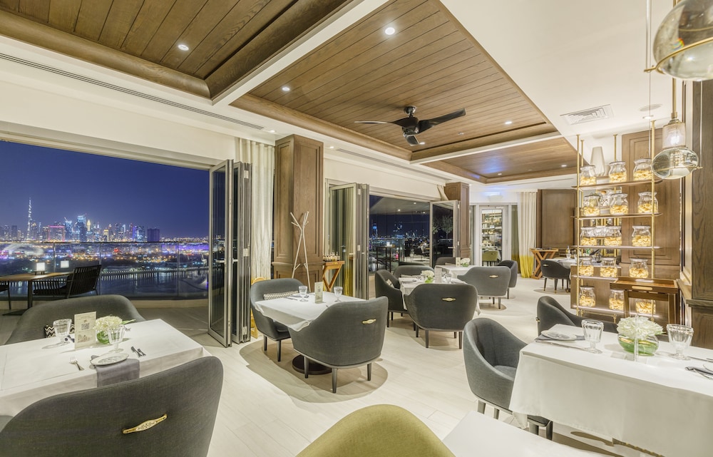 Al Bandar Arjaan by Rotana - Dubai Creek — Restaurant & bars in Dubai