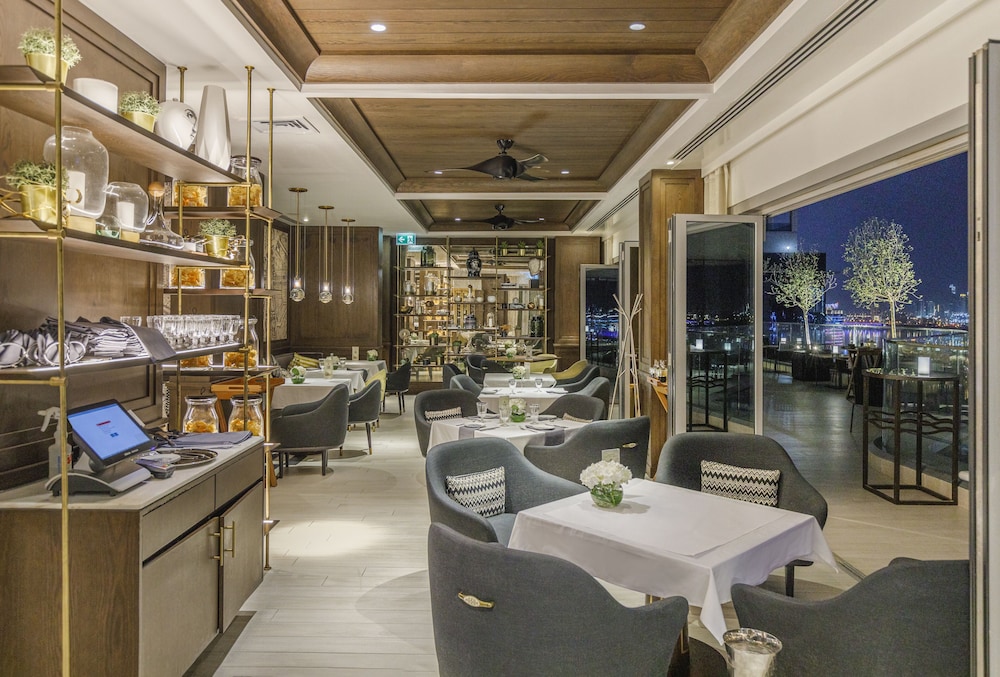 Al Bandar Arjaan by Rotana - Dubai Creek — Restaurant & bars in Dubai
