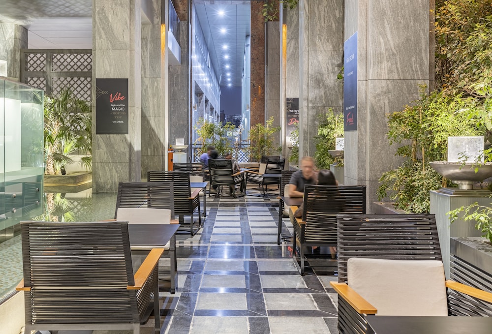 Al Bandar Arjaan by Rotana - Dubai Creek — Restaurant & bars in Dubai