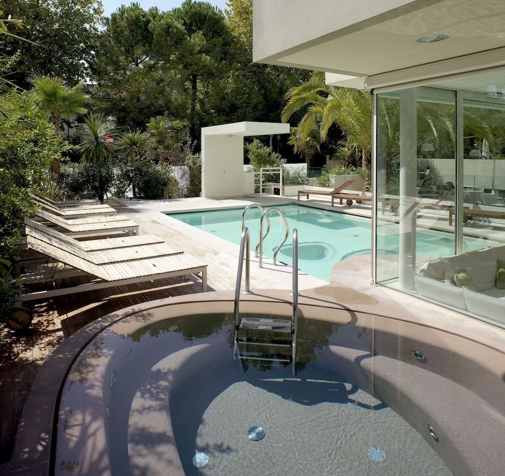 Hotel Select Suites & Spa / Apartments