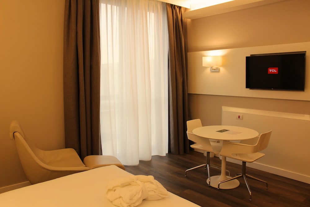 Best Western Mirage Hotel Fiera — Hotel rooms in Paderno Dugnano, Lombardy
