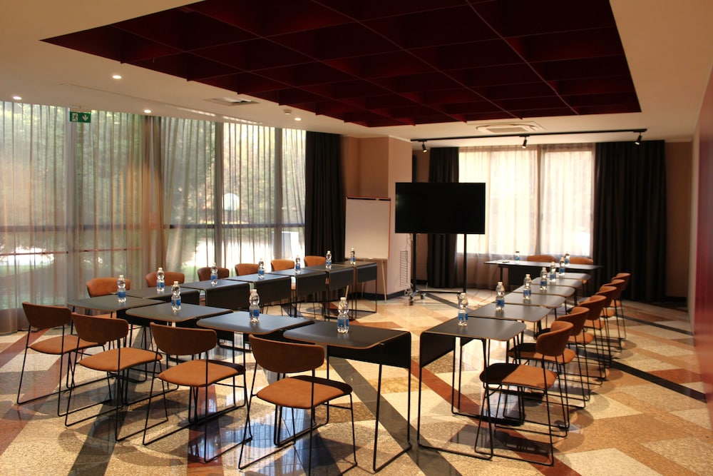 Best Western Mirage Hotel Fiera — Restaurant & bars in Paderno Dugnano, Lombardy