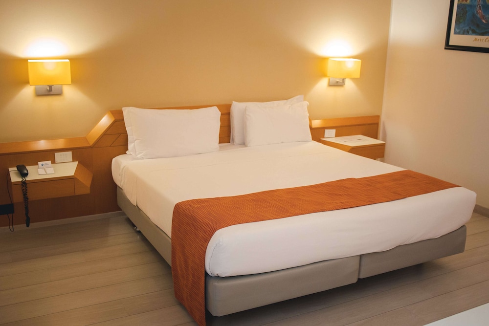 Best Western Mirage Hotel Fiera — Hotel rooms in Paderno Dugnano, Lombardy