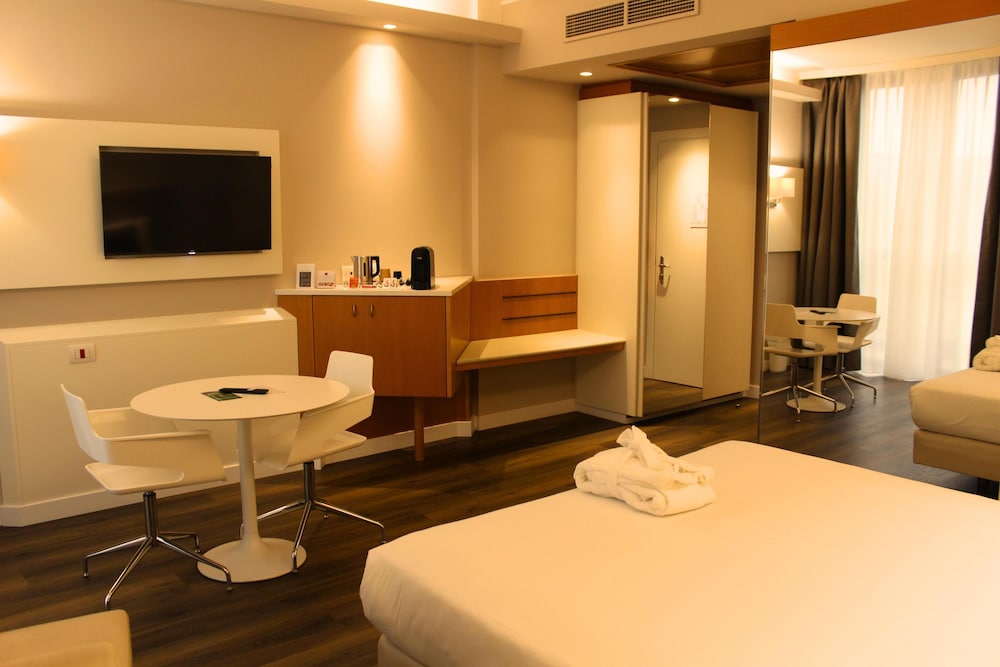 Best Western Mirage Hotel Fiera — Hotel rooms in Paderno Dugnano, Lombardy