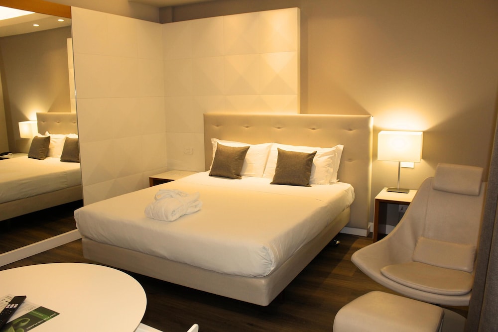 Best Western Mirage Hotel Fiera — Hotel rooms in Paderno Dugnano, Lombardy