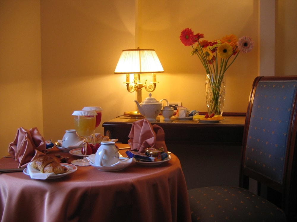 Grand Hotel Palace — Hotel rooms in Marsala, Sicily