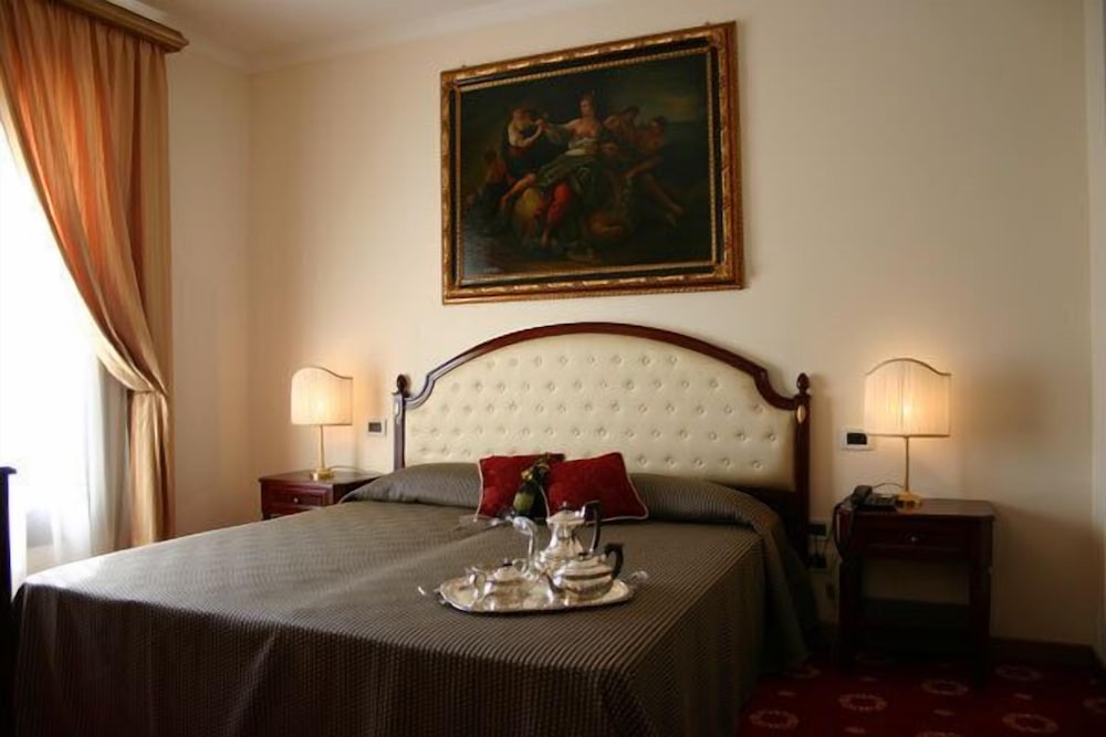 Grand Hotel Palace — Hotel rooms in Marsala, Sicily
