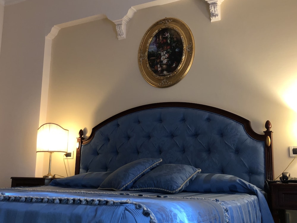 Grand Hotel Palace — Hotel rooms in Marsala, Sicily