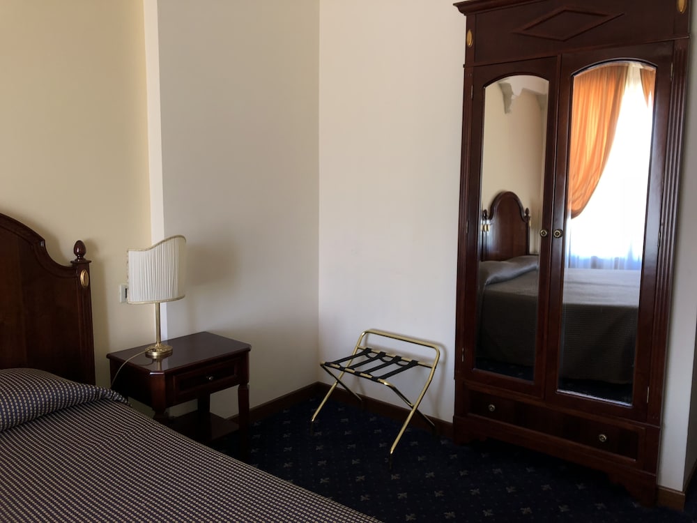 Grand Hotel Palace — Hotel rooms in Marsala, Sicily