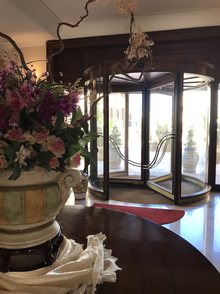 Grand Hotel Palace — Hotel building in Marsala, Sicily