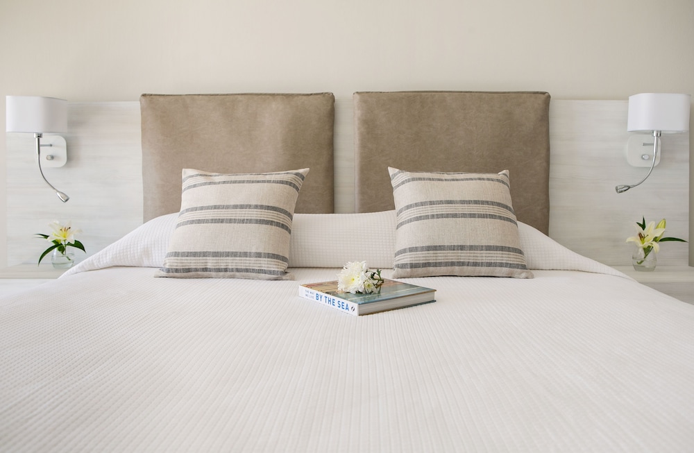 Louis Paphos Breeze — Hotel rooms in Chlorakas, Paphos Region