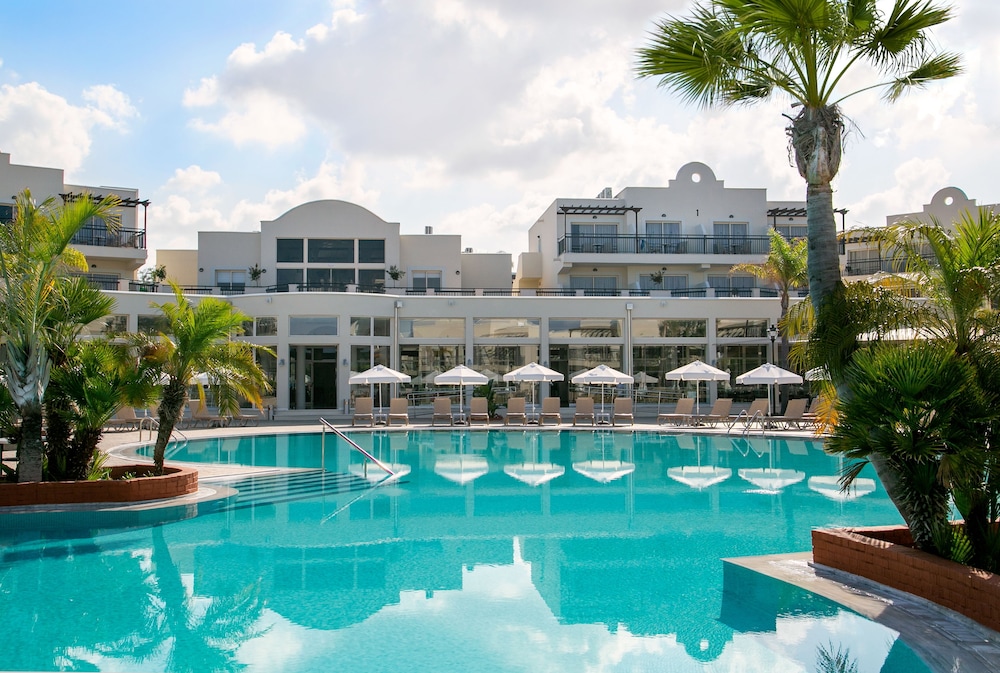 Louis Paphos Breeze — Swimming pool in Chlorakas, Paphos Region