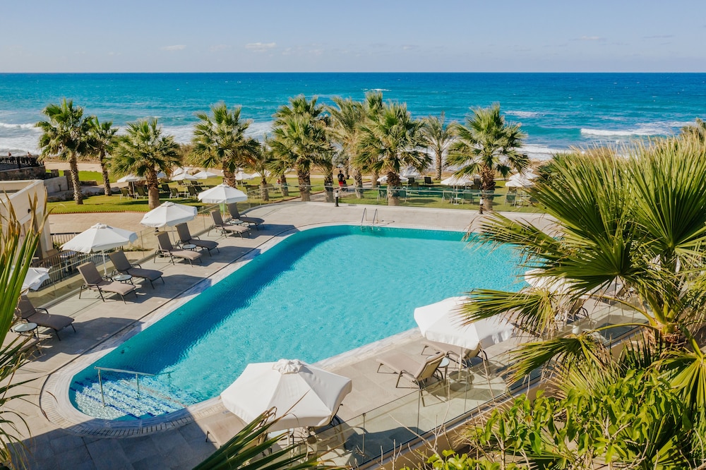 Louis Paphos Breeze — Swimming pool in Chlorakas, Paphos Region