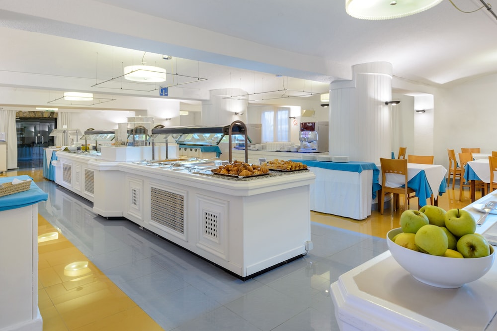 Hotel Vibra Marco Polo II - Adults Only — Restaurant & bars in San Antonio, Balearic Islands
