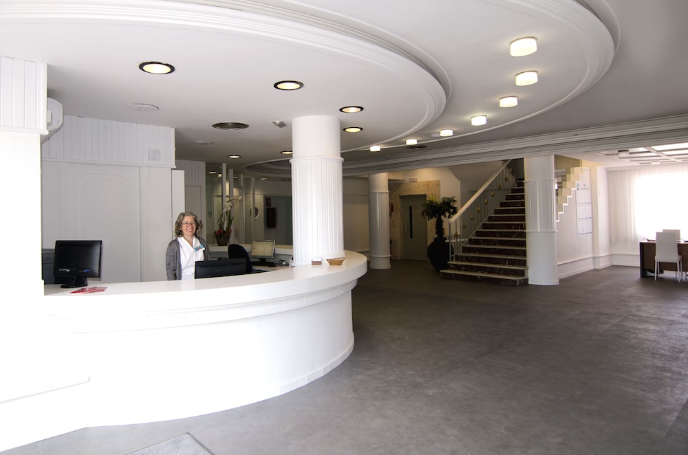 Hotel Vibra Marco Polo II - Adults Only — Hotel building in San Antonio, Balearic Islands