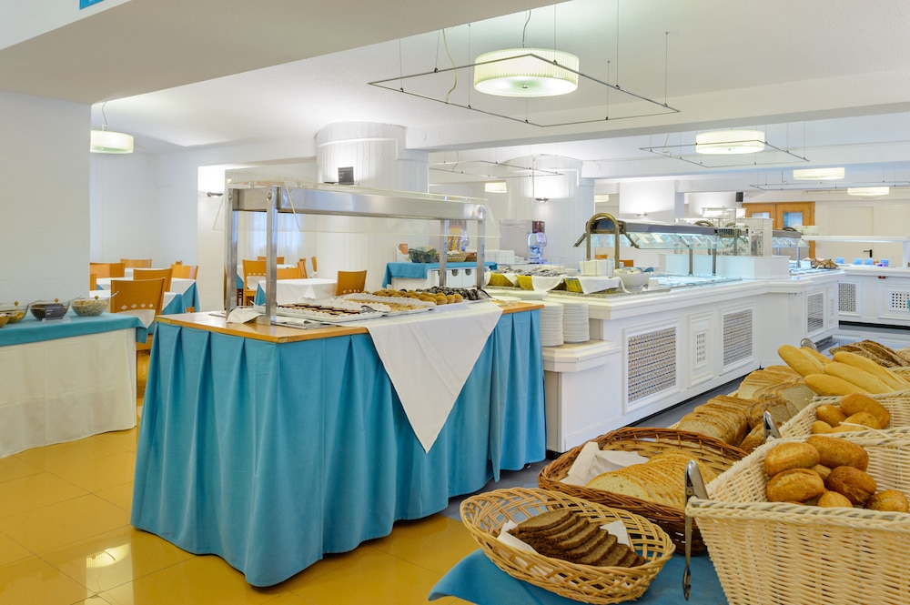 Hotel Vibra Marco Polo II - Adults Only — Restaurant & bars in San Antonio, Balearic Islands